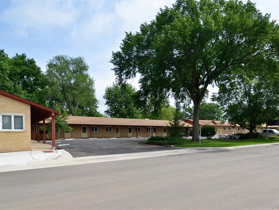 U-Bar Motel Canistota Exterior photo